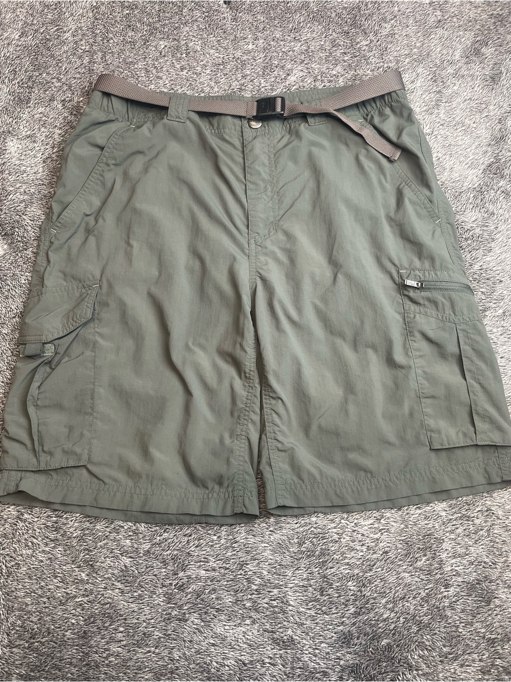 Columbia Sportswear Cargo Shorts Men's 34x10 Green Omni-Shade Hiking